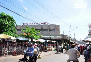 Các khu chợ nổi tiếng tại Phan Thiết -  Ảnh 1