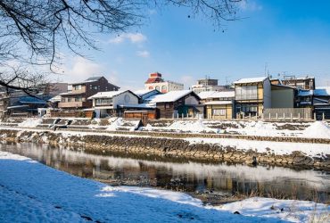 thi-tran-co-nhat-ban