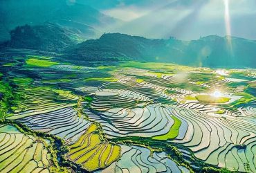 Bức tranh tuyệt vời của mùa nước đổ Tây Bắc