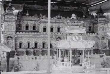 Điện được xây dưới thời vua Khải Định